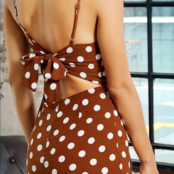White polkadot romper with open tie back - Picture 16 of 16